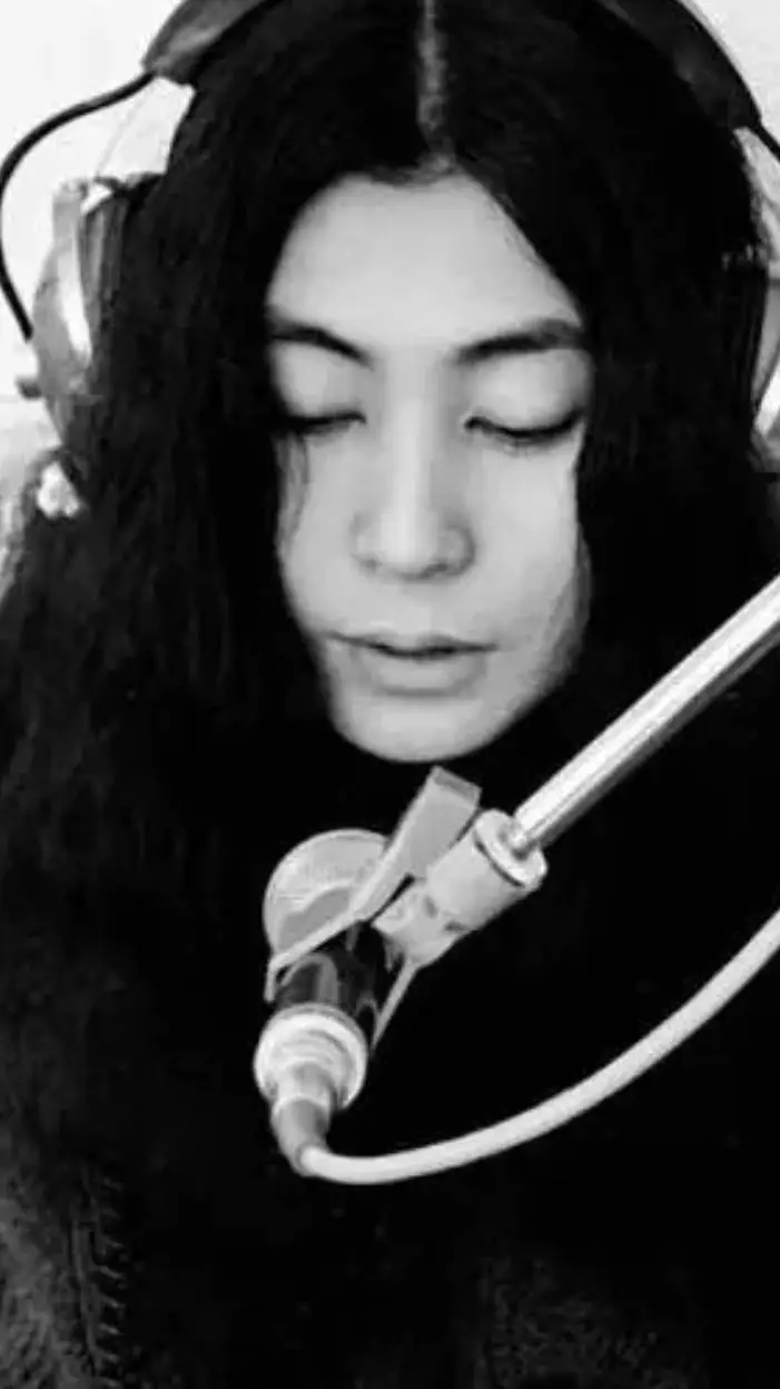 ai character: Yoko Ono! background