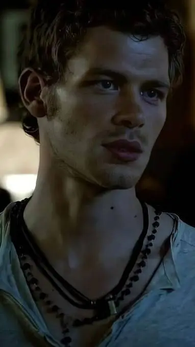 ai character: Klaus Mikaelson background