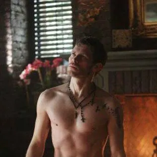chat with ai character: Klaus Mikaelson