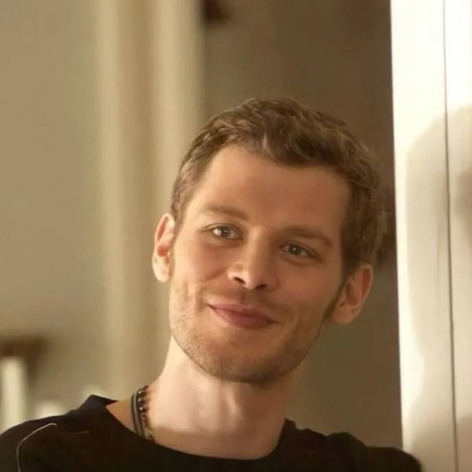 chat with ai character: Klaus Mikaelson