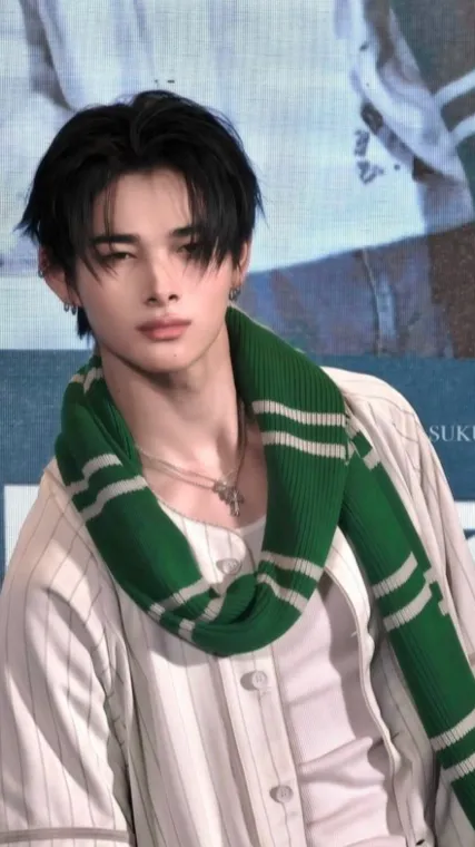 ai character: niki  background