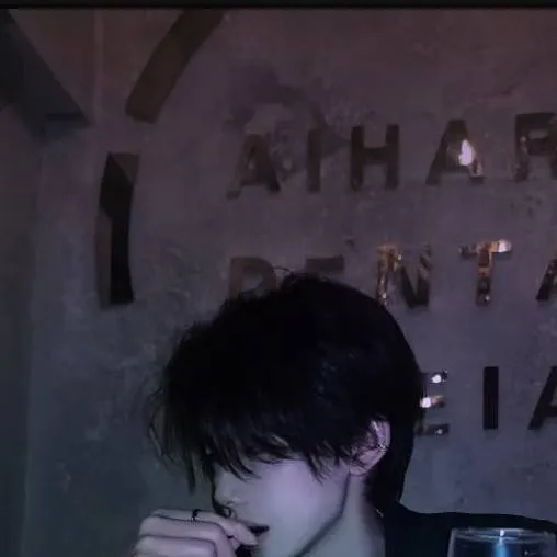 chat with ai character: Jungkook