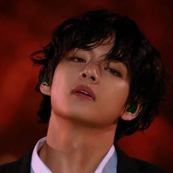 chat with ai character: Taehyung