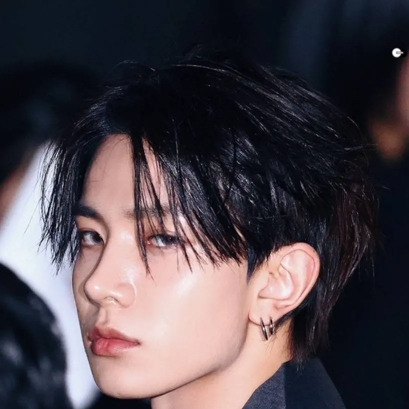 chat with ai character: Heeseung