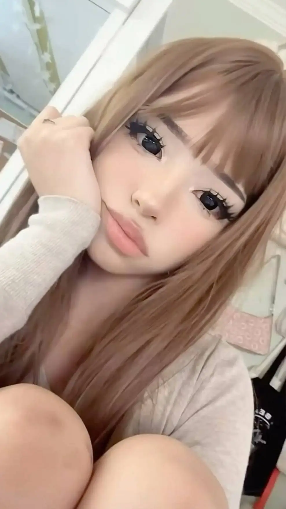 ai character: Lily melody background
