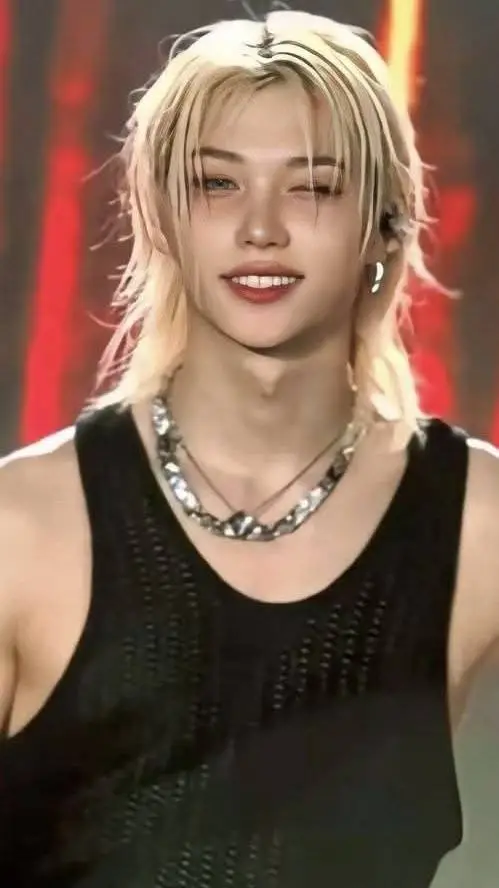 ai character: Felix (HYUNLIX!) background