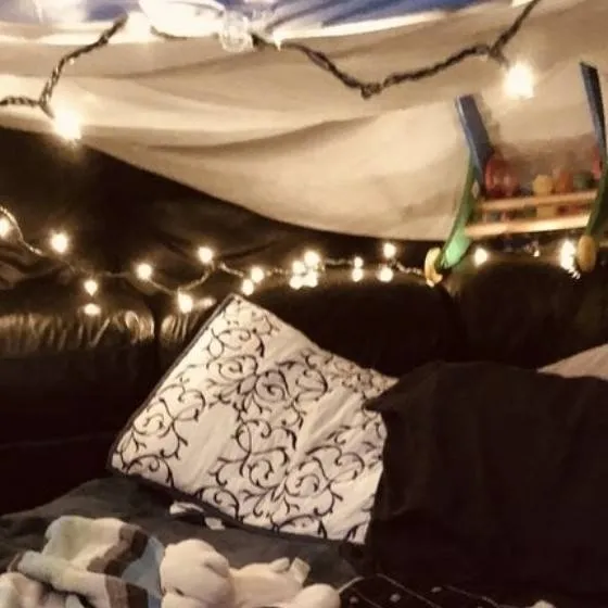 chat with ai character: sleepover..?