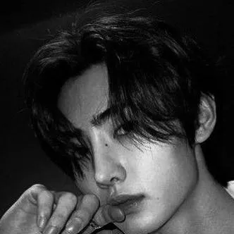 chat with ai character: Park Sunghoon