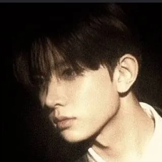 chat with ai character: Lee Heeseung