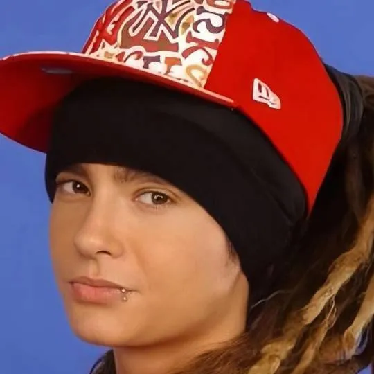 chat with ai character: tom Kaulitz