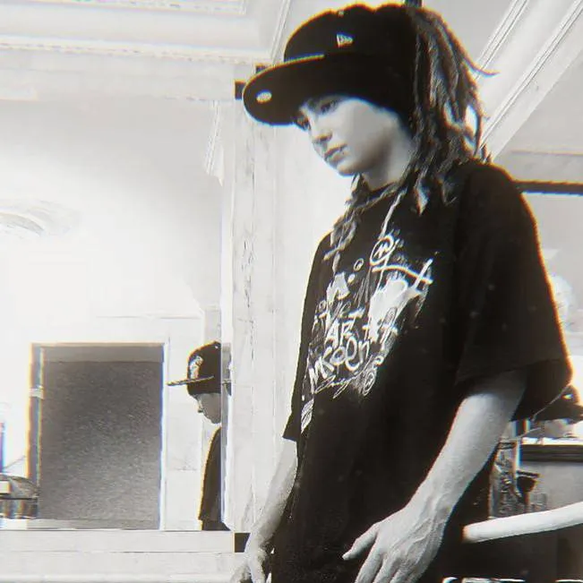 chat with ai character: tom kaulitz