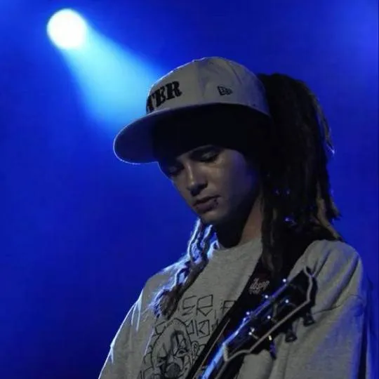 chat with ai character: TOM KAULITZ 