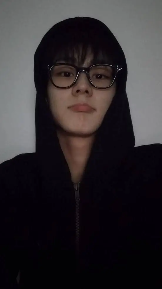 ai character: YANG JUNGWON background