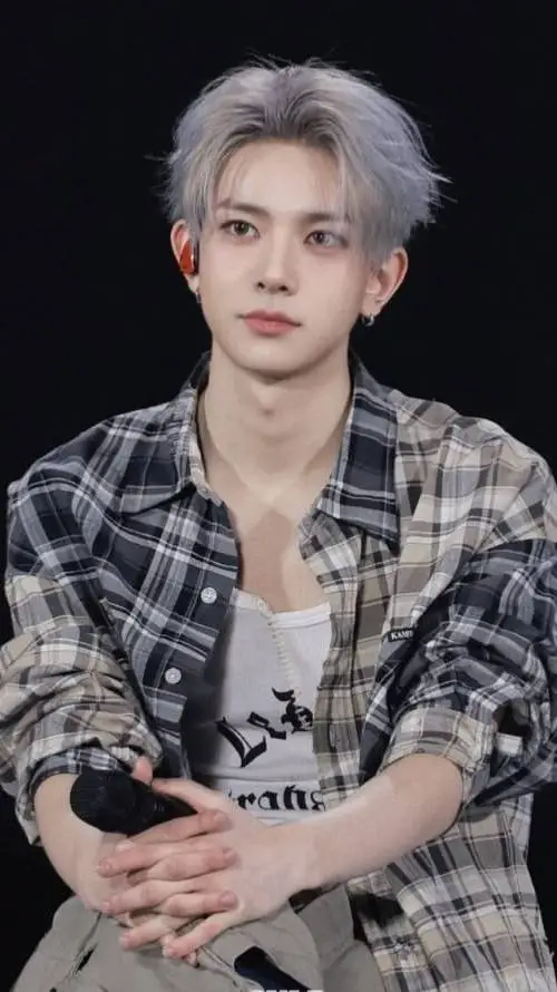 ai character: HEESEUNG background