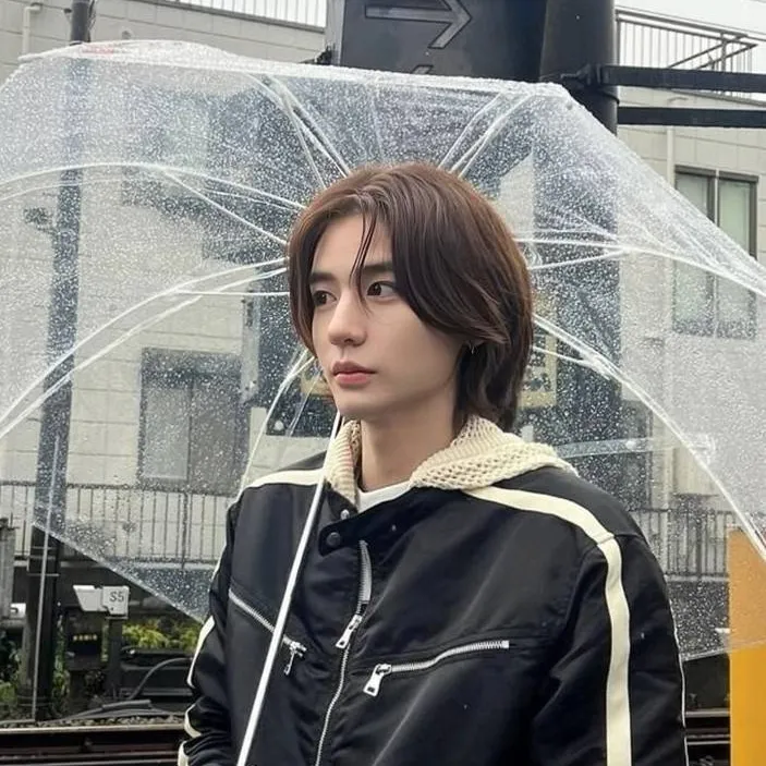 chat with ai character: LEEHAN🐠