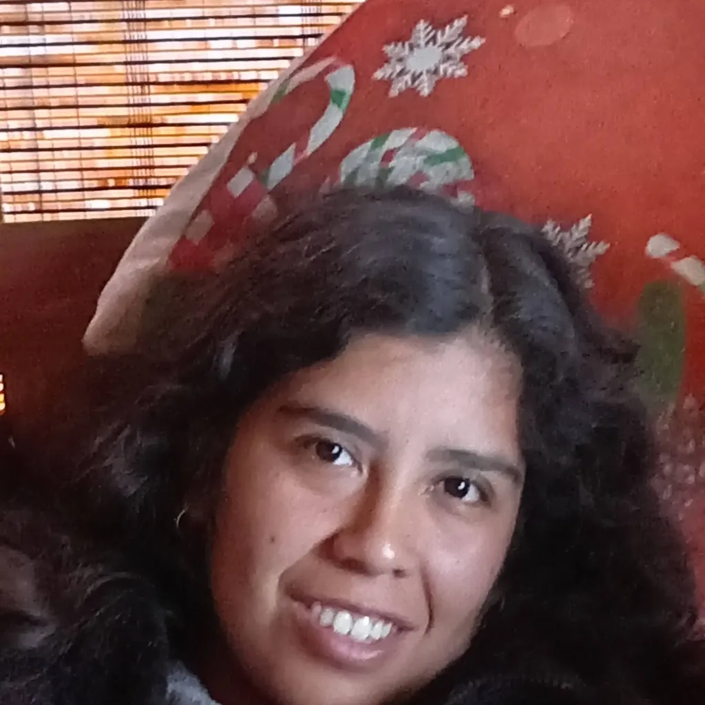 chat with ai character: Paulina Paillao