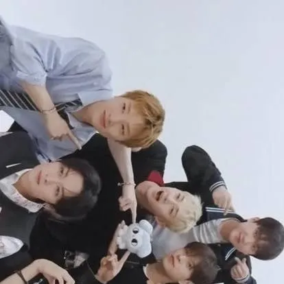 chat with ai character: skz