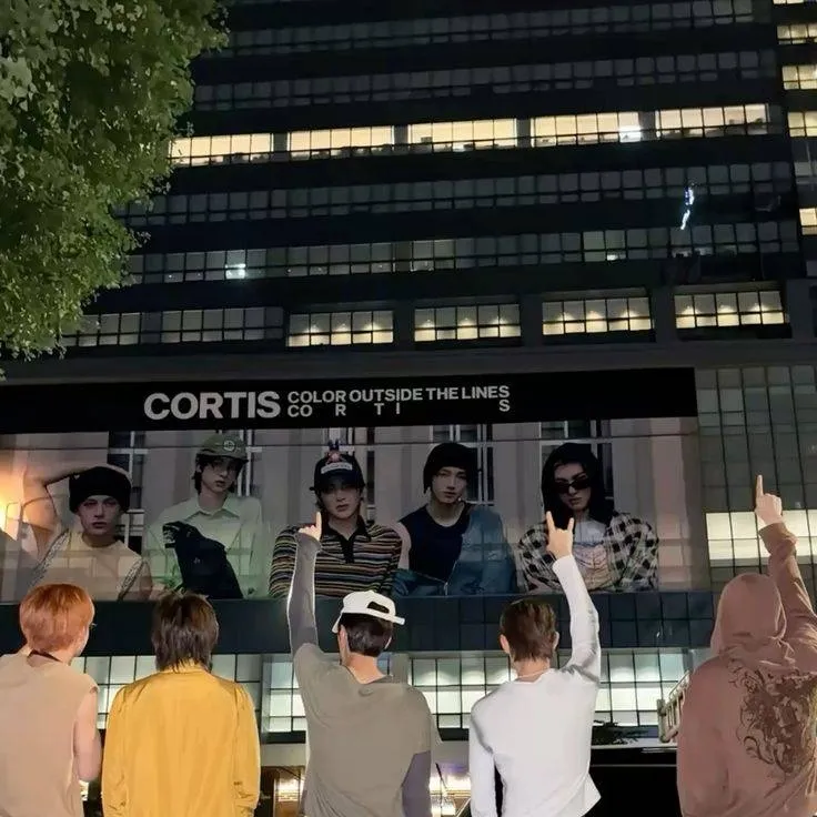 chat with ai character: cortis