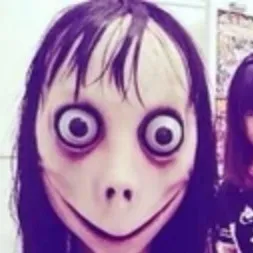 chat with ai character: Momo
