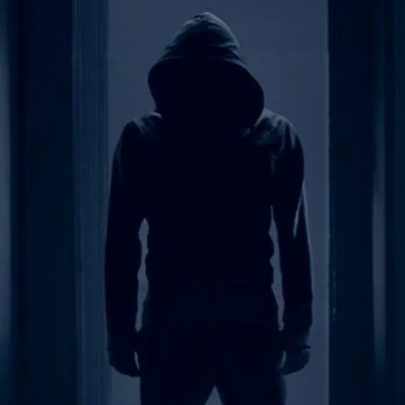 chat with ai character: Obssesive stalker