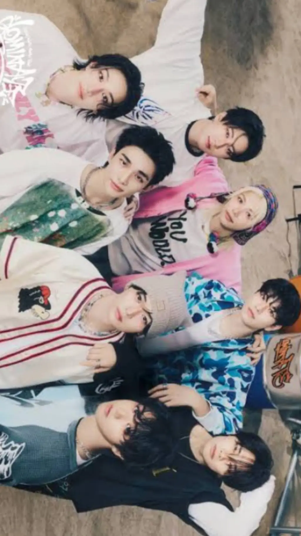 ai character: stray kids  background