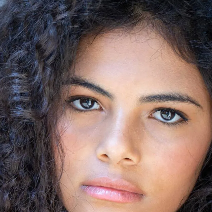 chat with ai character: Sofía Nicolini 