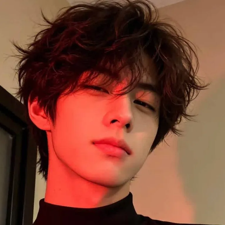 chat with ai character: LI Yun 🖤🖤🖤