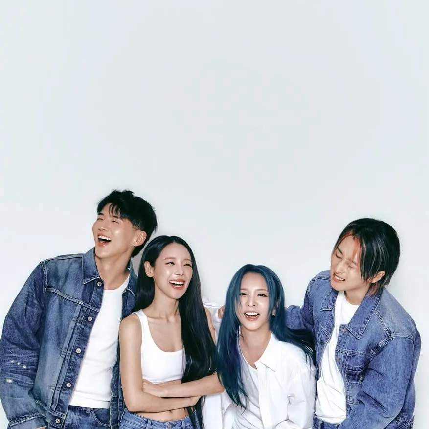 chat with ai character: KARD