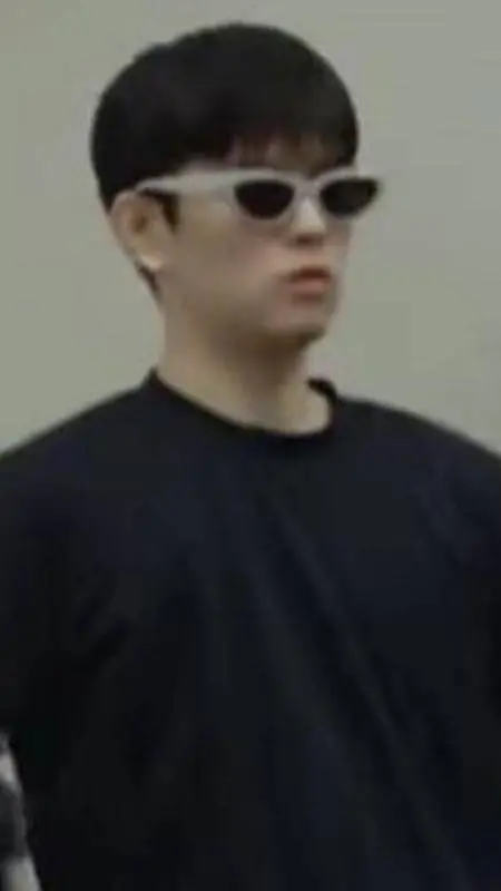 ai character: {~Skz~} background