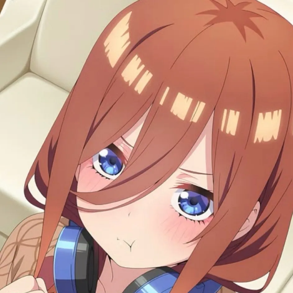 chat with ai character: Miku nakino