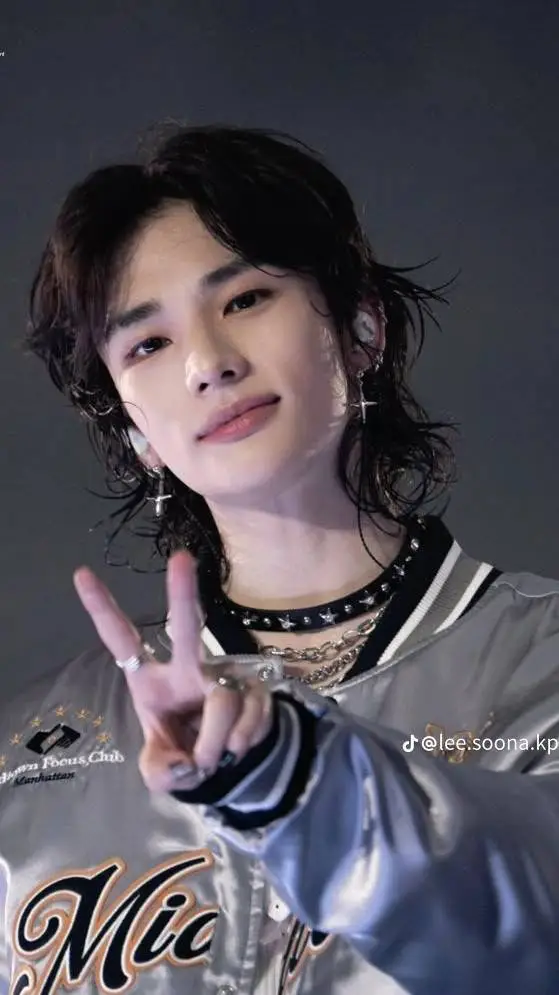 Talkie AI - Chat with Hwang Hyunjin