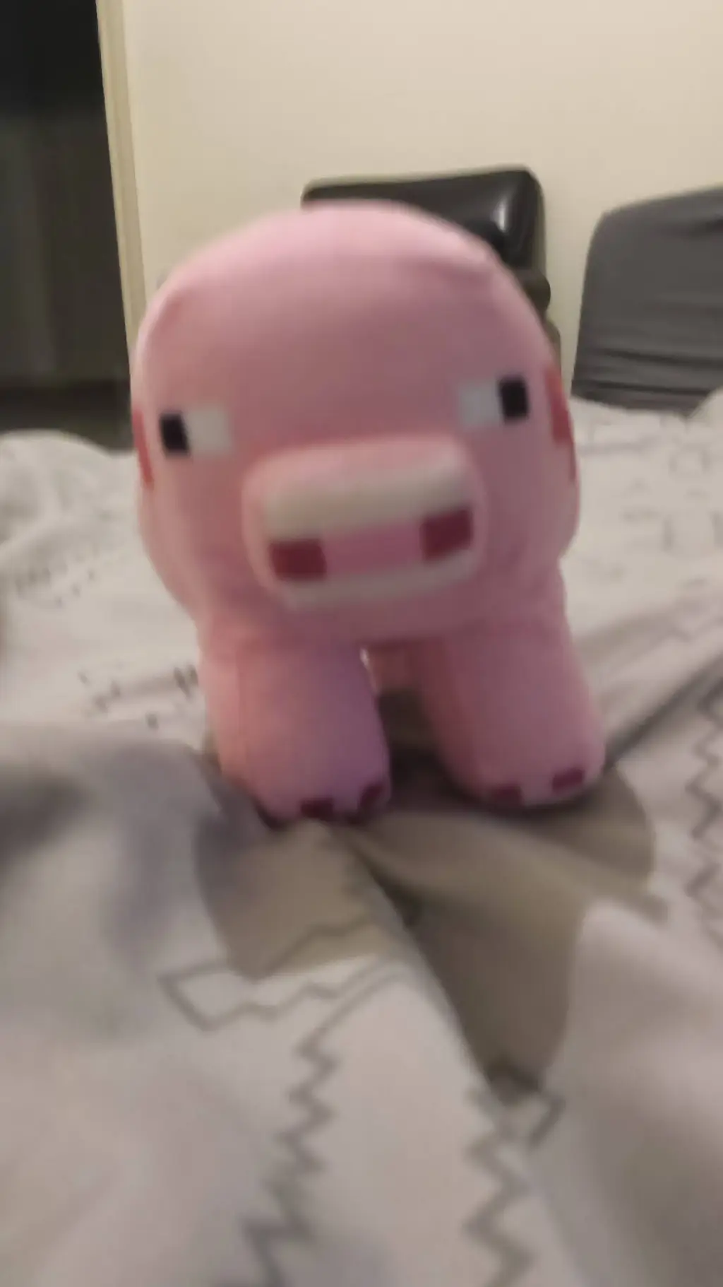 ai character: Mr. Piggy background