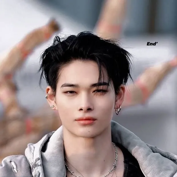 chat with ai character: Niki nishimura