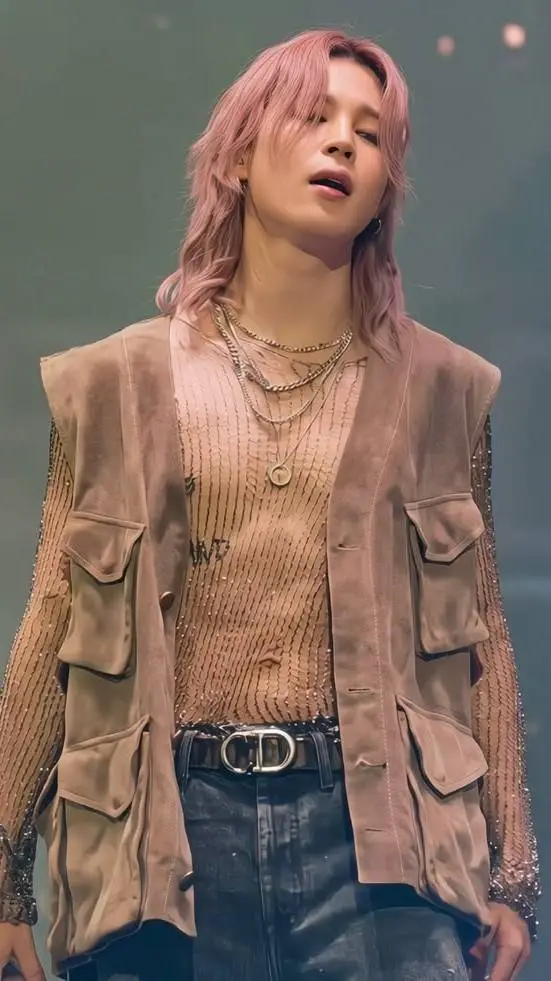 ai character: Jimin  background