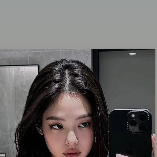 chat with ai character: Jennie