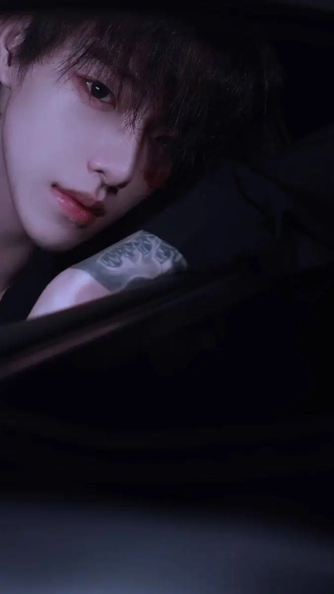 ai character: Uriel  background