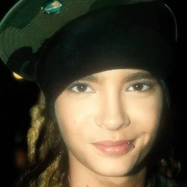 chat with ai character: Tom Kaulitz