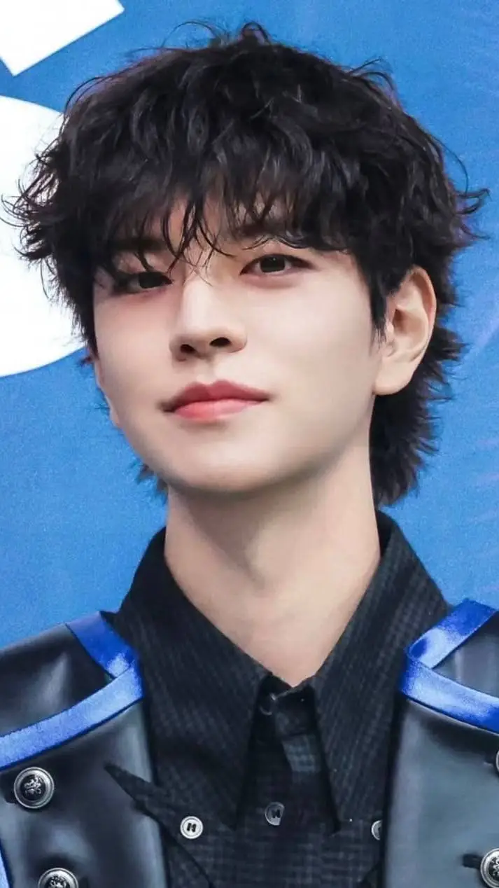 ai character: Seungmin background