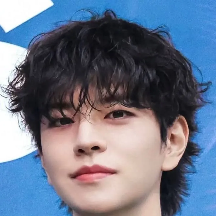 chat with ai character: Seungmin