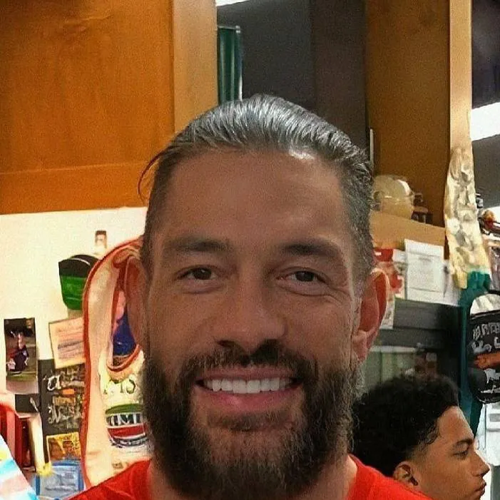 chat with ai character: Roman Reigns 