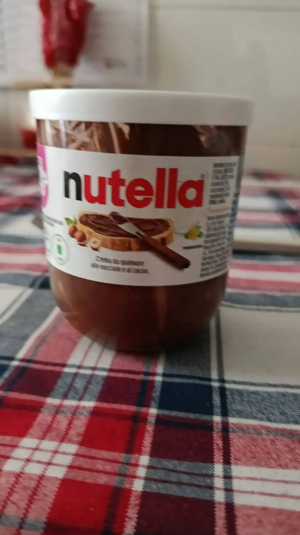 ai character: la sacra Nutella background