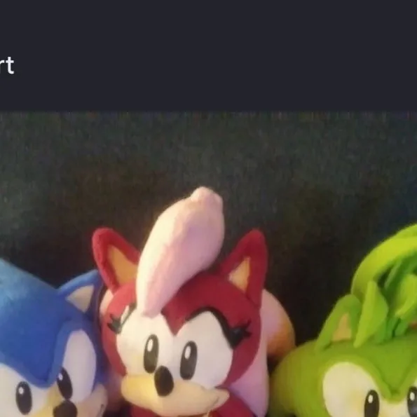 chat with ai character: Sonic Sonia manic.