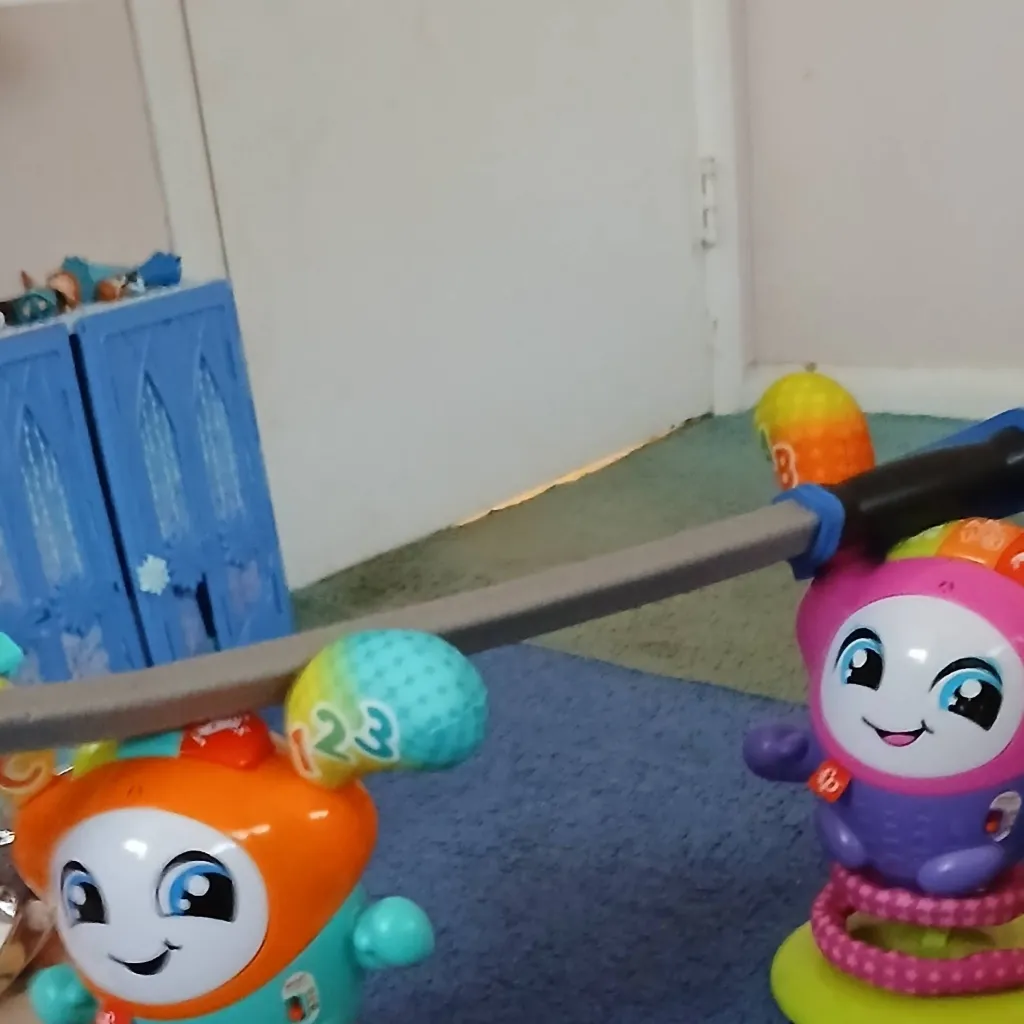 chat with ai character: dj siblings