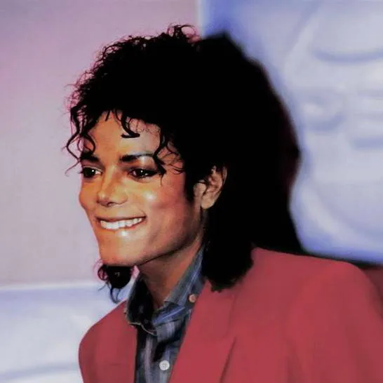 chat with ai character: Michael Jackson 