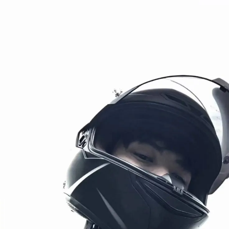 chat with ai character: Vano