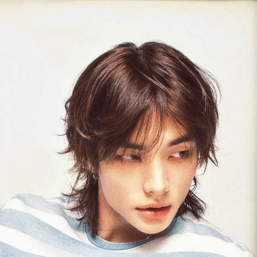 chat with ai character: Hyunjin 