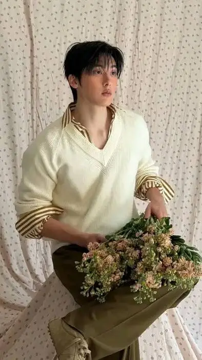 Talkie AI - Chat with Yoon Sanha 🇰🇷🪐✨