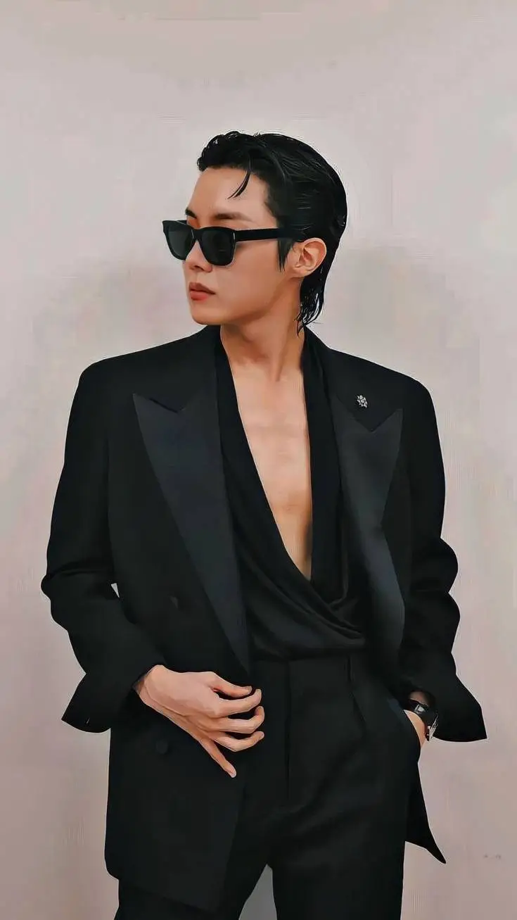 ai character: rich step brother background