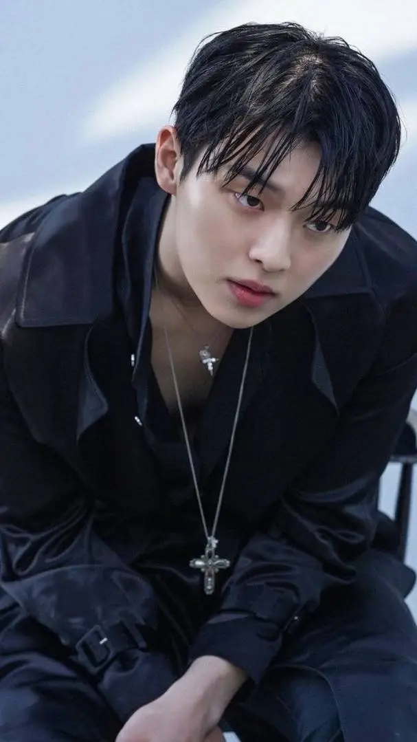 ai character: choi hyun wook  background