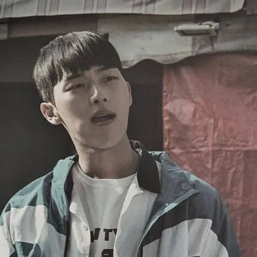 chat with ai character: choi hyun wook